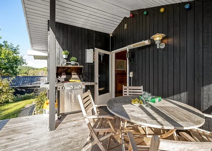 Eggertsine - 1-2km From The Sea By Interhome